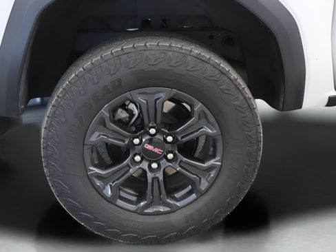 Used 2025 GMC Canyon Elevation w/ Convenience Package AWD/4WD image 32