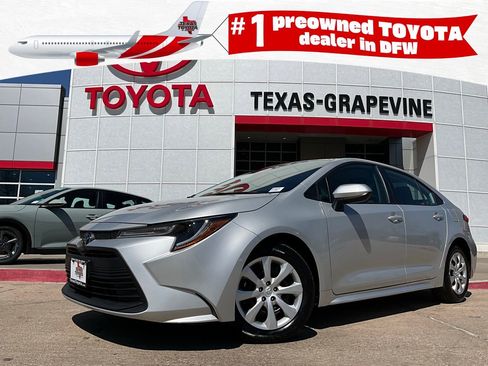 Used 2025 Toyota Corolla LE image 1