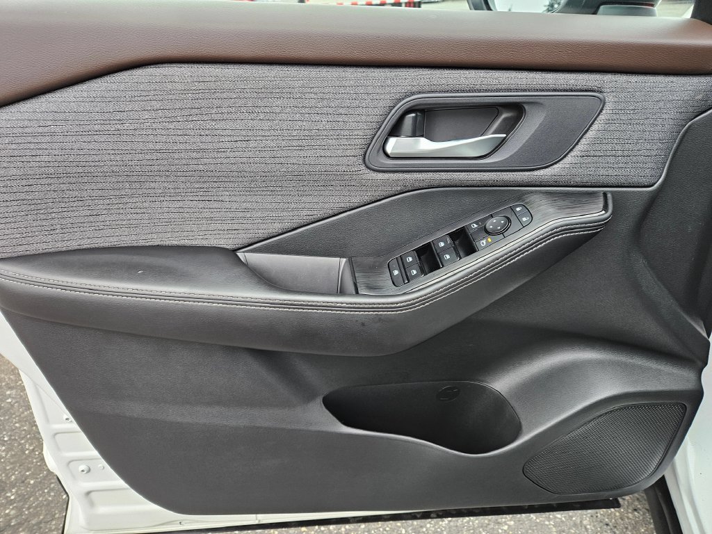 Used 2021 Nissan Rogue SV FWD image 19