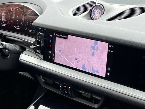 Certified 2026 Porsche Cayenne E-Hybrid AWD/4WD image 36