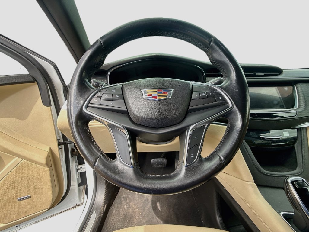 Used 2019 Cadillac XT5 FWD image 12