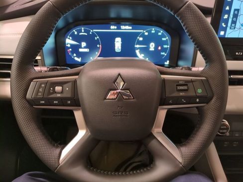 New 2025 Mitsubishi Outlander SEL image 18