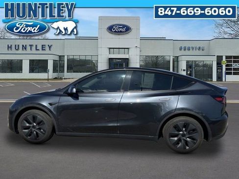 Used 2024 Tesla Model Y Long Range AWD/4WD image 7
