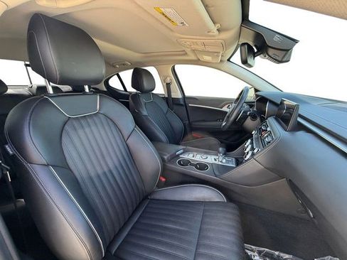 Used 2022 Genesis G70 2.0T w/ Prestige Package RWD image 19