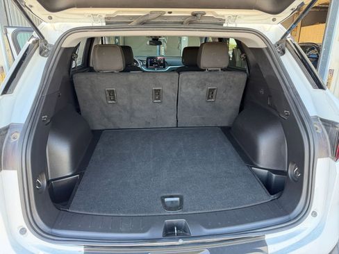 Used 2025 Chevrolet Blazer LT image 32