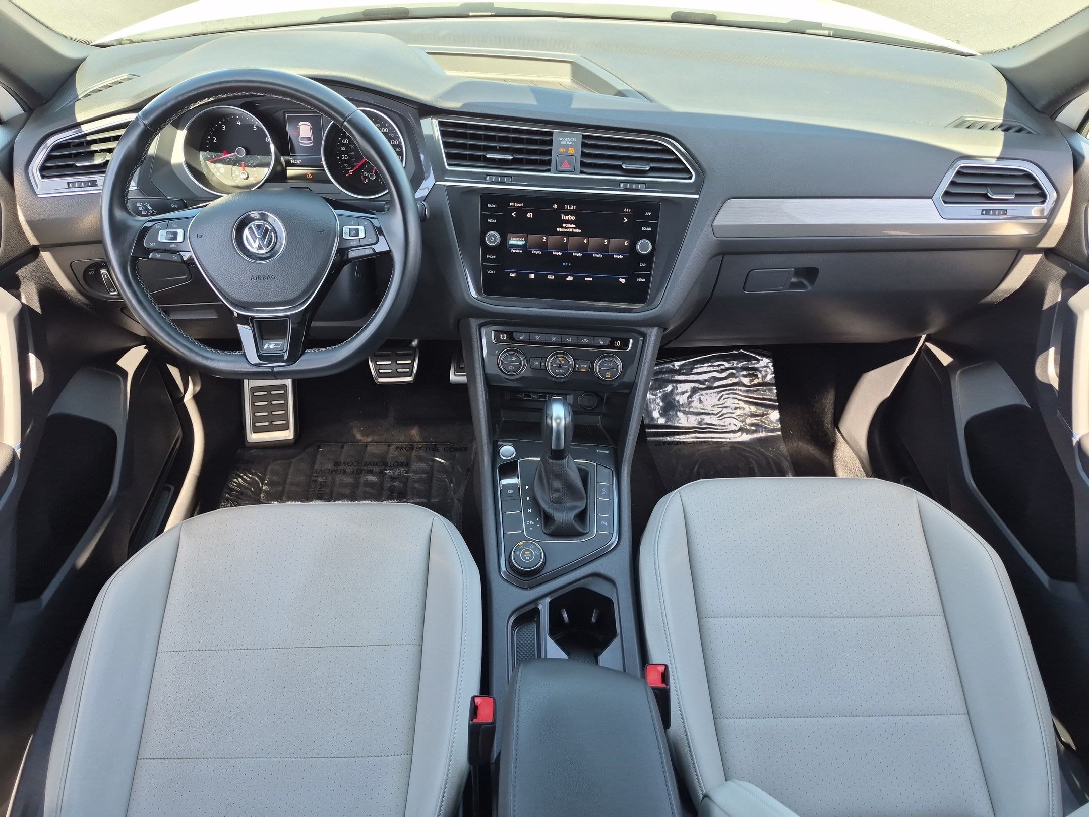 Used 2020 Volkswagen Tiguan SE R-Line AWD/4WD image 28
