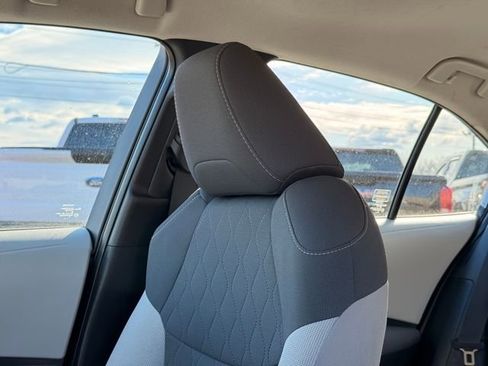 Used 2021 Toyota Corolla LE w/ Carpet Mat Package (TMS) image 25