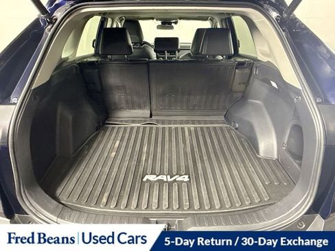 Used 2022 Toyota RAV4 XLE Premium image 26