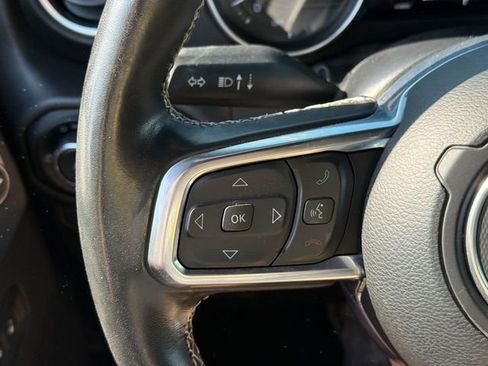 Used 2022 Jeep Wrangler Unlimited Sahara w/ Cold Weather Group AWD/4WD image 17