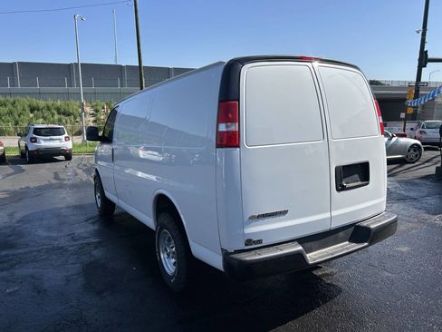 Used 2020 Chevrolet Express 2500 2500 3dr Cargo Van w/ Driver Convenience Package image 15