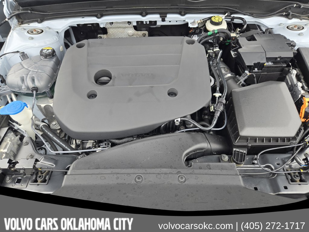 Certified 2024 Volvo XC40 B5 Plus w/ Protection Package Premier AWD/4WD image 31