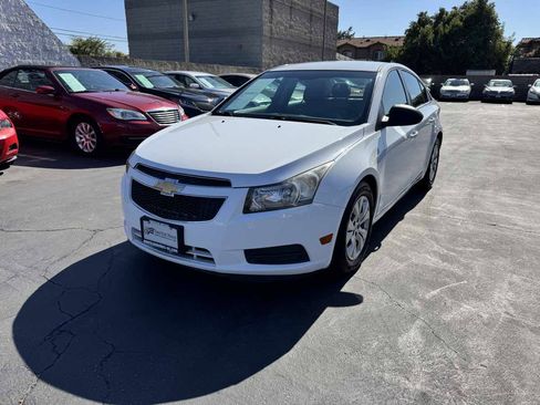Used 2012 Chevrolet Cruze LS w/ Connectivity Package FWD image 12