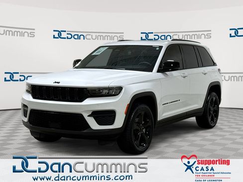 Used 2023 Jeep Grand Cherokee Altitude AWD/4WD image 1