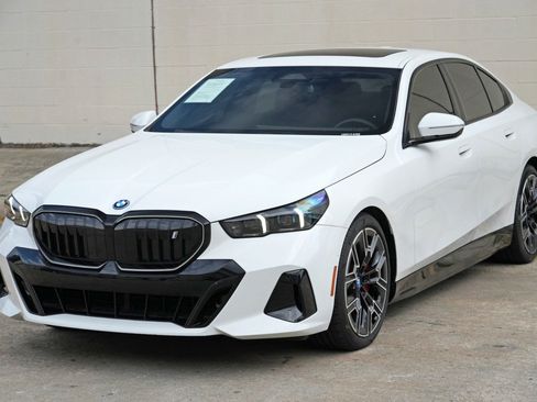 Used 2025 BMW i5 eDrive40i w/ M Sport Package RWD image 52