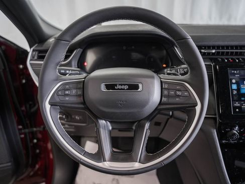 New 2025 Jeep Grand Cherokee Altitude image 27