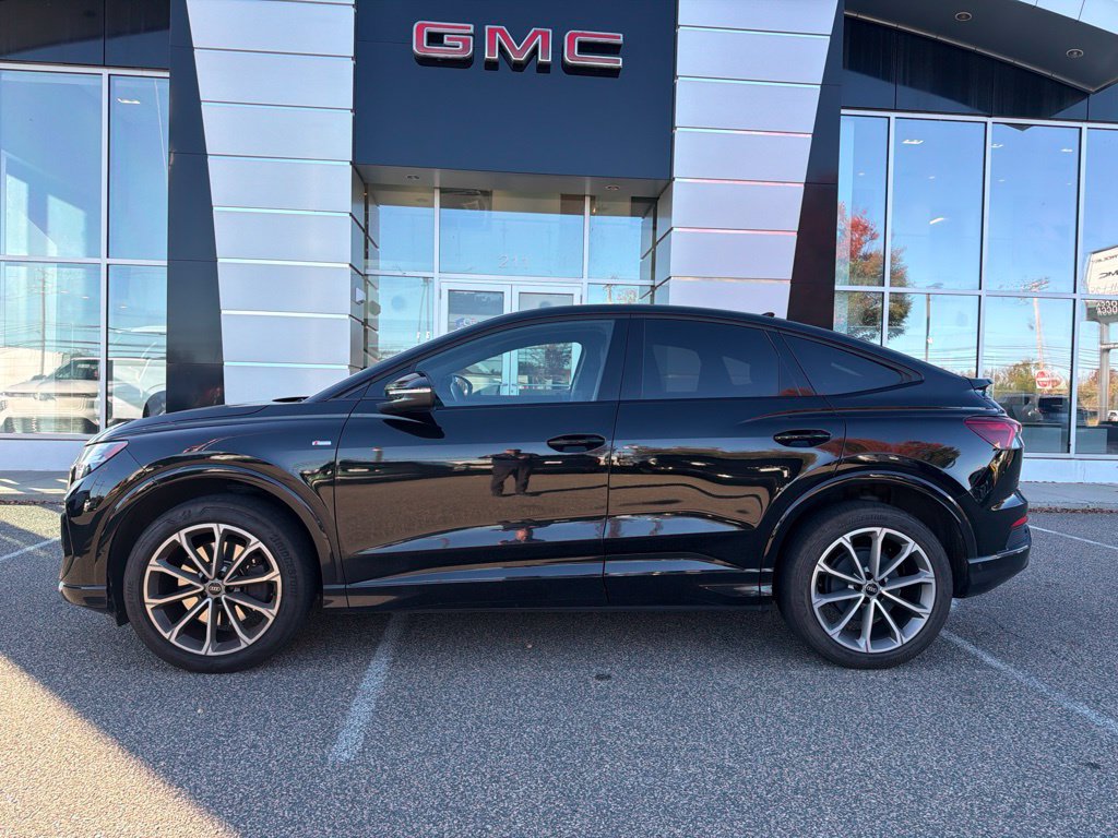 Used 2022 Audi Q4 e-tron Prestige AWD/4WD image 5