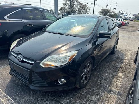 Used 2014 Ford Focus SE w/ Equipment Group 201A FWD image 1