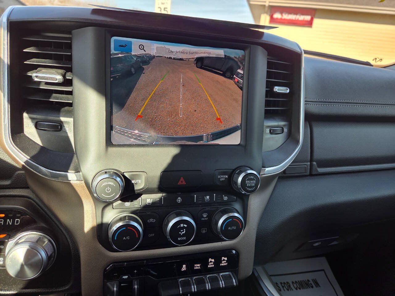 Used 2022 RAM 1500 Laramie AWD/4WD image 9