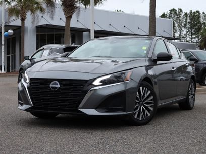 Used 2024 Nissan Altima 2.5 SV