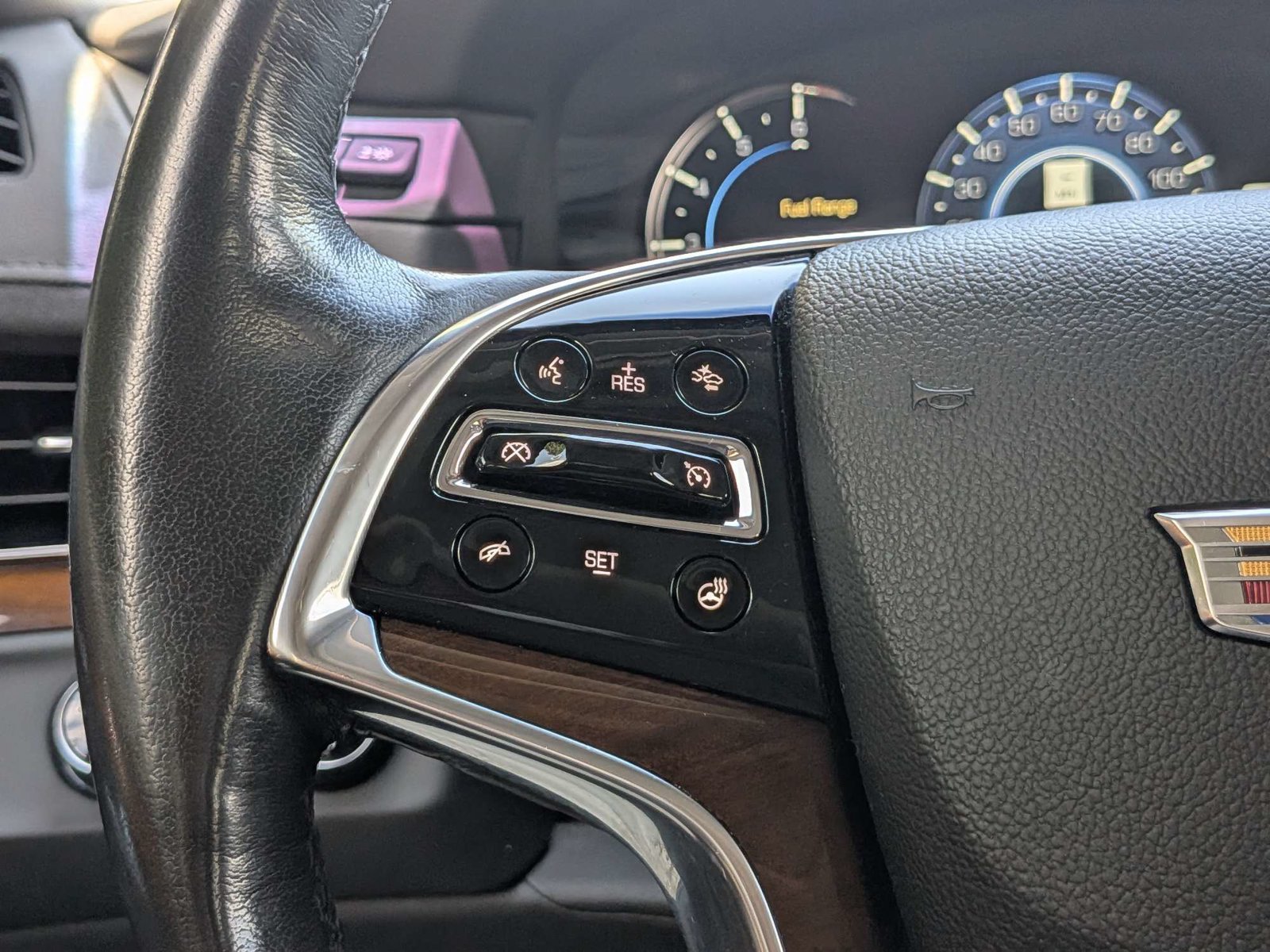 Used 2019 Cadillac Escalade Luxury AWD/4WD image 27