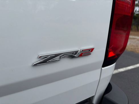 Used 2021 Chevrolet Colorado ZR2 w/ ZR2 Dusk Special Edition image 10