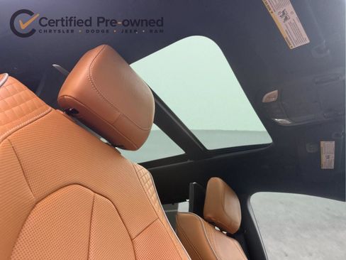 Used 2023 Chrysler Pacifica Pinnacle FWD image 20
