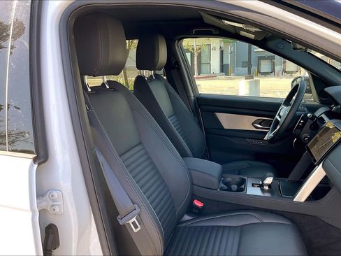 Certified 2025 Land Rover Discovery Sport Dynamic SE AWD/4WD image 7