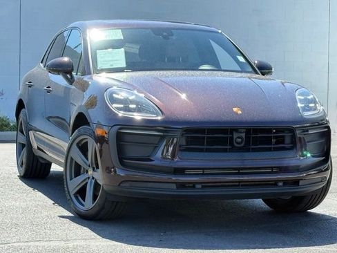 Used 2025 Porsche Macan AWD/4WD image 7