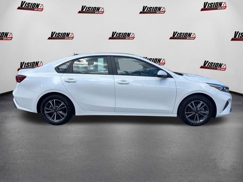 Used 2023 Kia Forte LXS FWD image 4