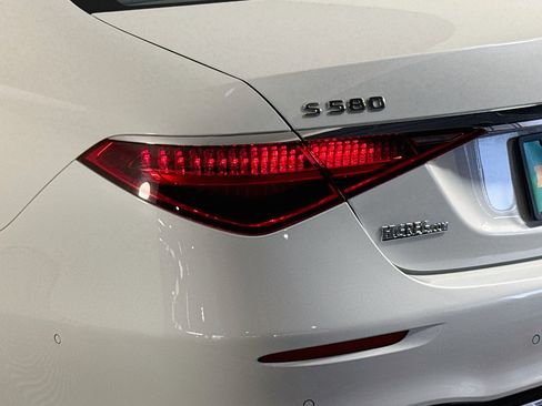 Used 2024 Mercedes-Benz S 580 4MATIC Sedan image 36