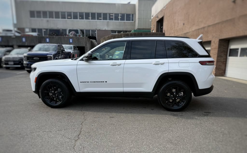 New 2026 Jeep Grand Cherokee Altitude AWD/4WD image 14
