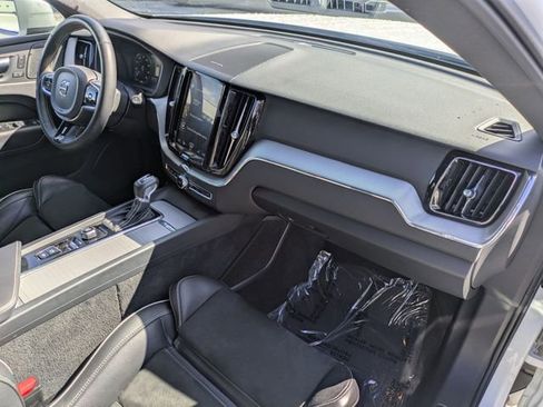 Used 2019 Volvo XC60 T6 R-Design w/ Protection Package Premier image 30
