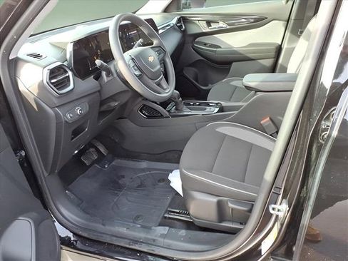 Used 2024 Chevrolet TrailBlazer LS w/ LS Convenience Package image 14