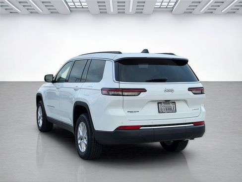 New 2025 Jeep Grand Cherokee L Laredo image 4