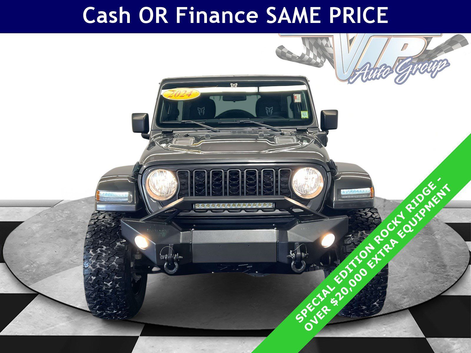 Used 2024 Jeep Wrangler Unlimited w/ Convenience Group AWD/4WD image 2