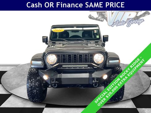 Used 2024 Jeep Wrangler Unlimited w/ Convenience Group AWD/4WD image 2