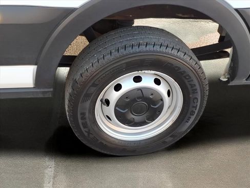 Used 2023 Ford Transit 250 Medium Roof image 23