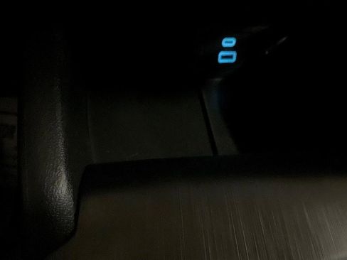 Used 2022 Ford Escape SE w/ SE Sport Appearance Package image 22