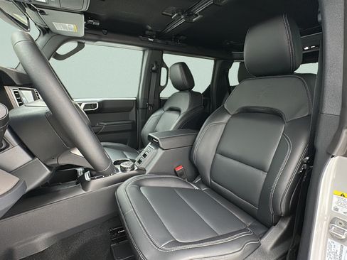 New 2026 Ford Bronco Outer Banks w/ Sasquatch Package AWD/4WD image 13