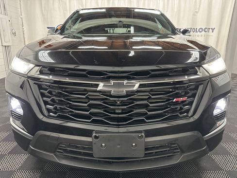 Used 2023 Chevrolet Traverse RS image 4