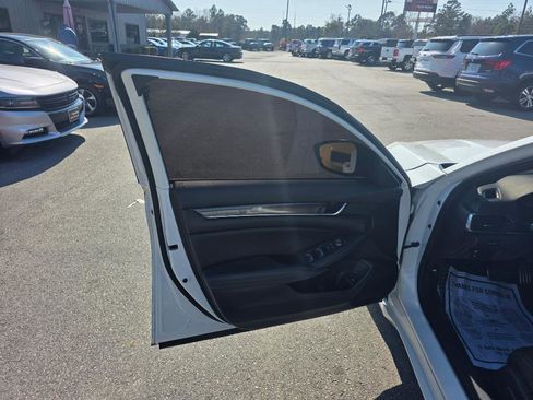 Used 2022 Honda Accord Sport image 6