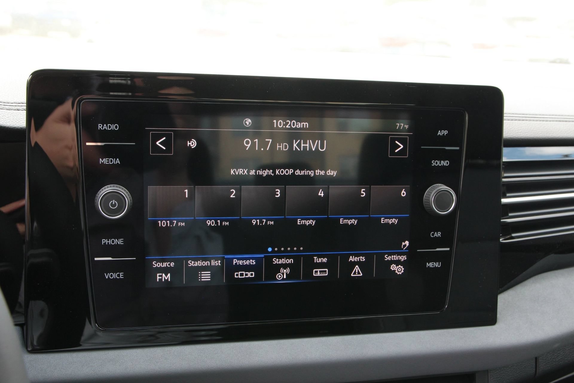 Certified 2026 Volkswagen Jetta SE FWD image 18