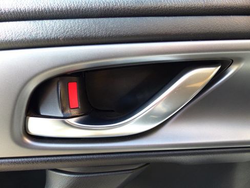 Used 2023 MAZDA CX-9 Touring image 17