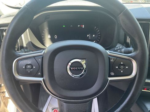 Used 2023 Volvo XC60 B5 Core AWD/4WD image 15
