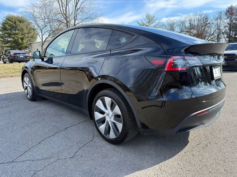 Used 2021 Tesla Model Y Long Range image 7
