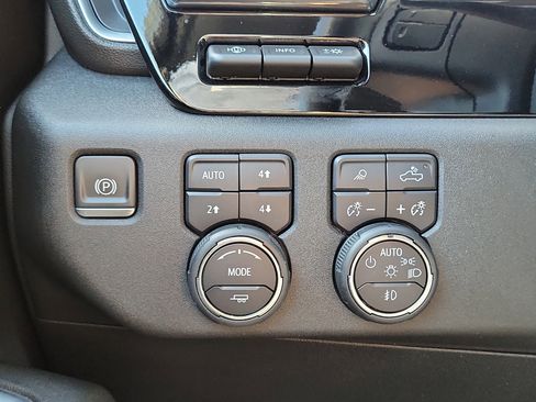 Used 2024 Chevrolet Silverado 2500 LTZ w/ LTZ Plus Package image 19