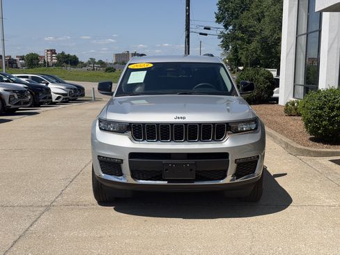 Used 2023 Jeep Grand Cherokee L Limited AWD/4WD image 20