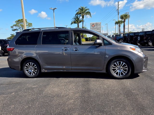 Used 2020 Toyota Sienna XLE Premium FWD image 8