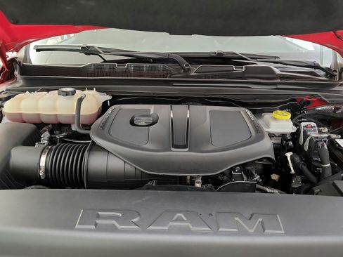 Used 2025 RAM 1500 Big Horn AWD/4WD image 34