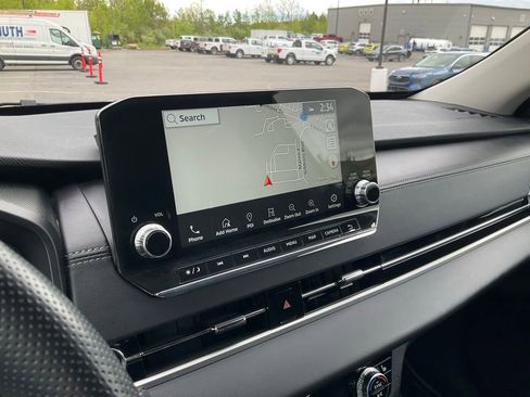 Used 2024 Mitsubishi Outlander SEL AWD/4WD image 3
